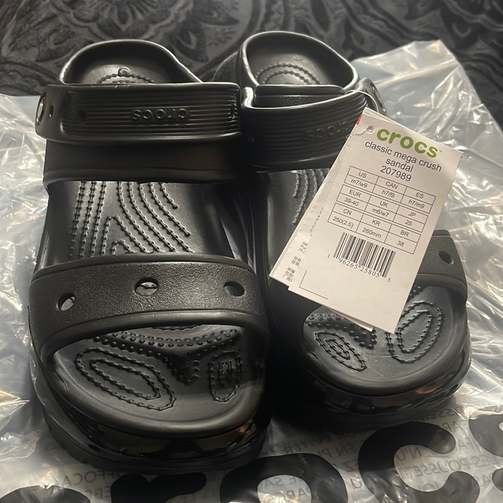 Croc mega crush black size 9 woman’s